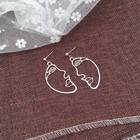 //HOT PICK/Picasso portrait face earring - Picture 6 of 6